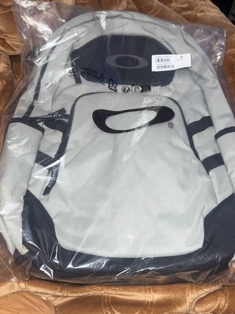 Oakley 24L Gearbox Backpack Light Gray and Black Logo NEW